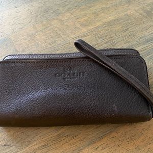 Coach wristlet wallet